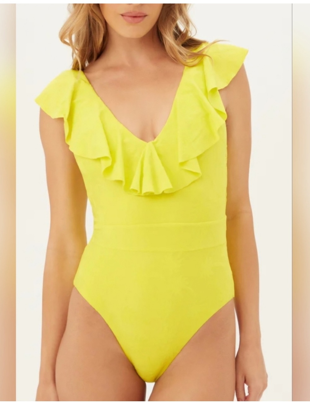 Trina Turk 🔥 sway Ruffle swimsuit SRP $ 162